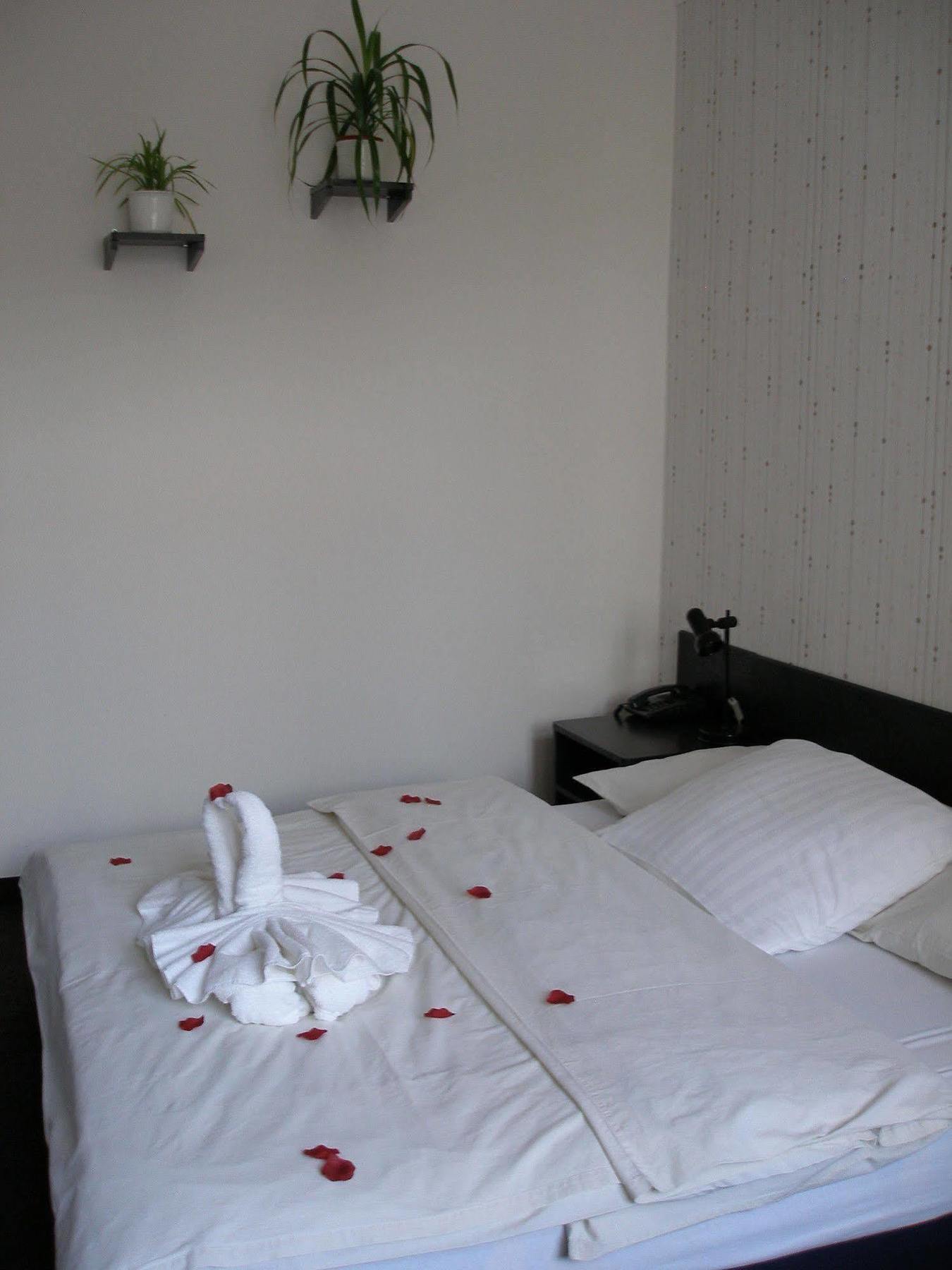 Hotel Pyramida 브르노 외부 사진